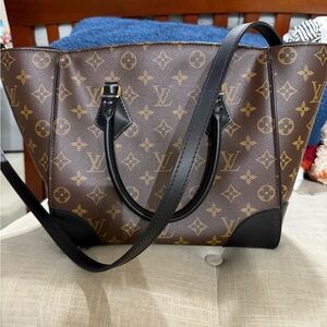LV PHENIX TOTE